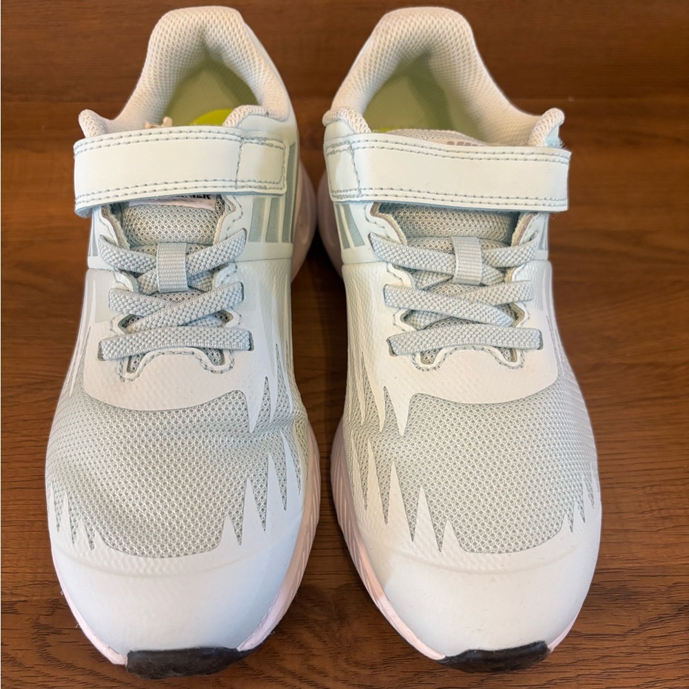 New Nike Kid’s Glacier Blue Star Runner Sneakers Size 1.5Y‎ Model 907256  401